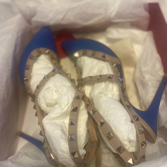 Blue 7 1/2  Valentino    pump - Picture 2 of 9